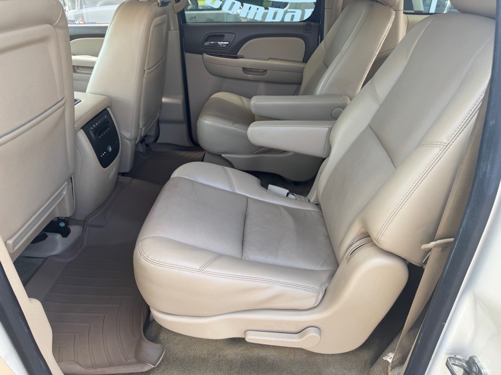 2014 Chevrolet Suburban Image 10
