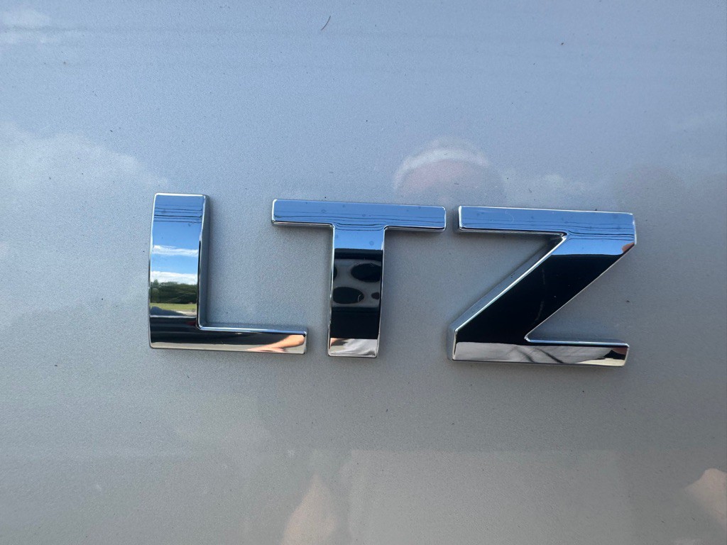 2014 Chevrolet Suburban Image 15