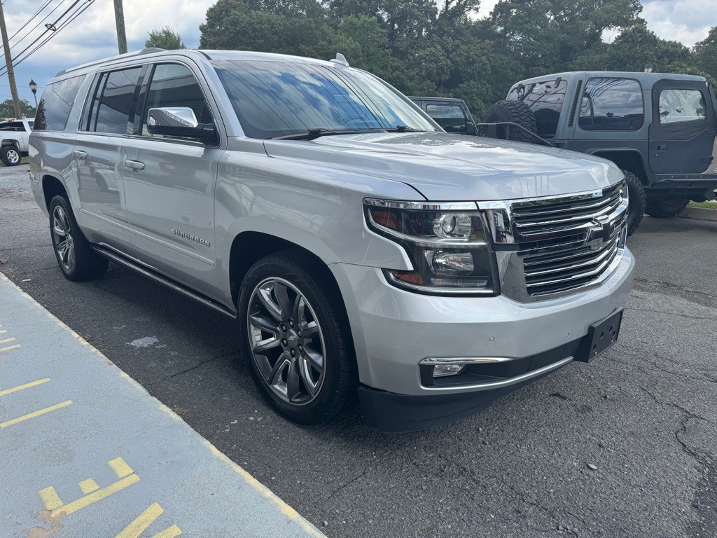 2017 Chevrolet Suburban Image 4