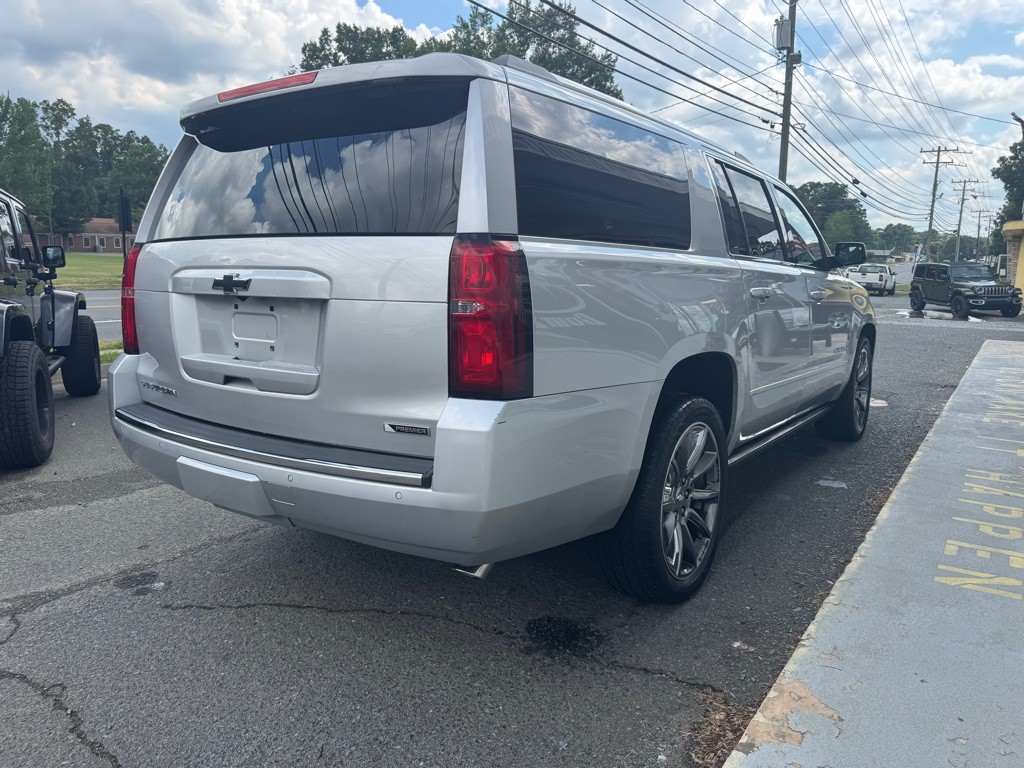 2017 Chevrolet Suburban Image 7