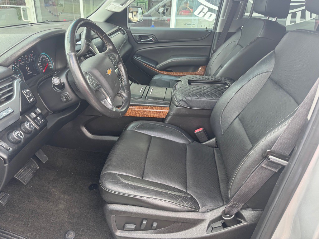 2017 Chevrolet Suburban Image 8