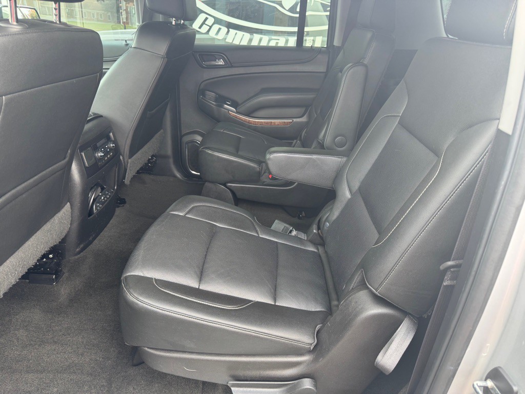 2017 Chevrolet Suburban Image 9