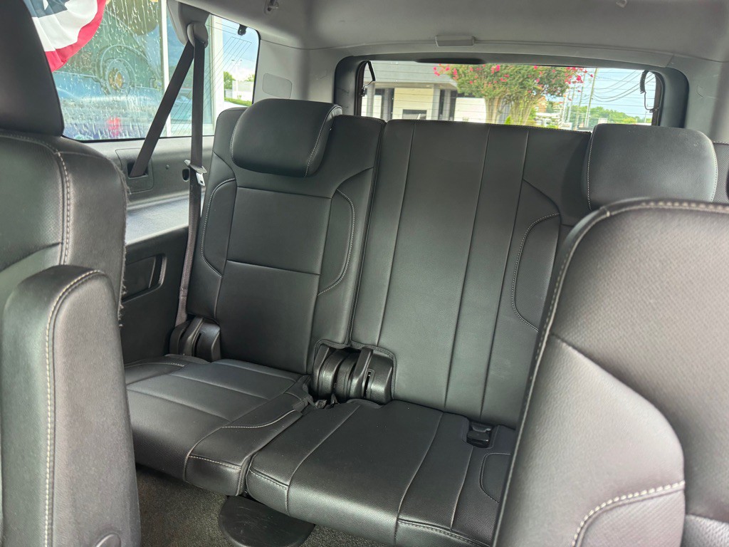 2017 Chevrolet Suburban Image 10