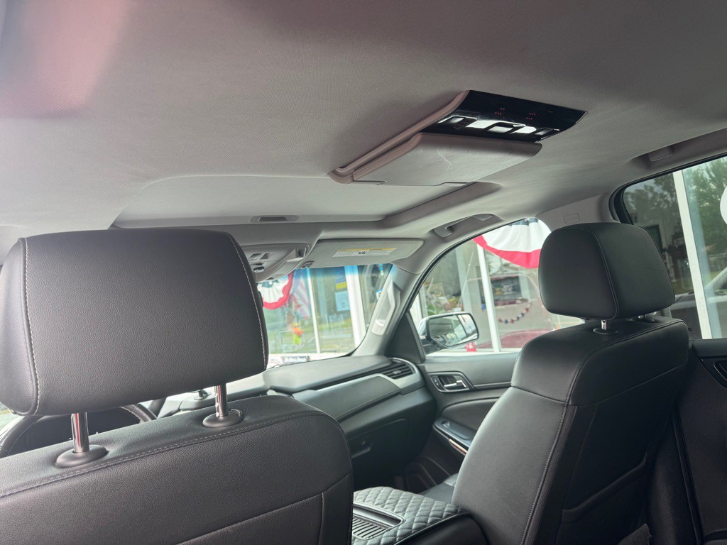 2017 Chevrolet Suburban Image 11