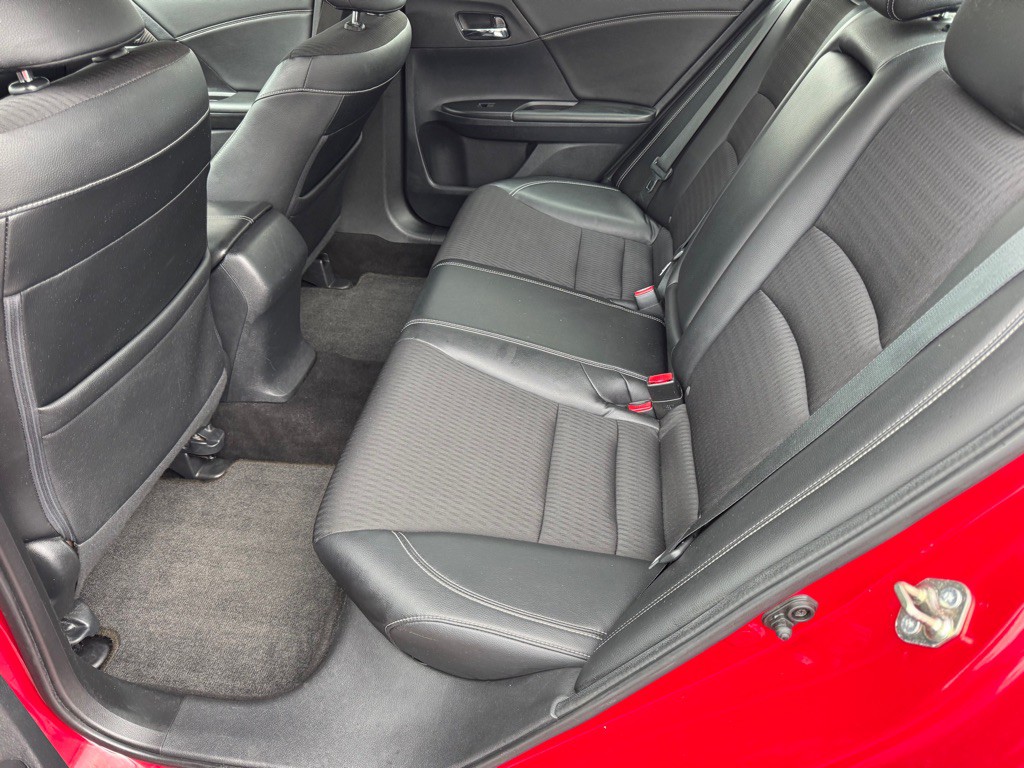 2016 Honda Accord Image 11