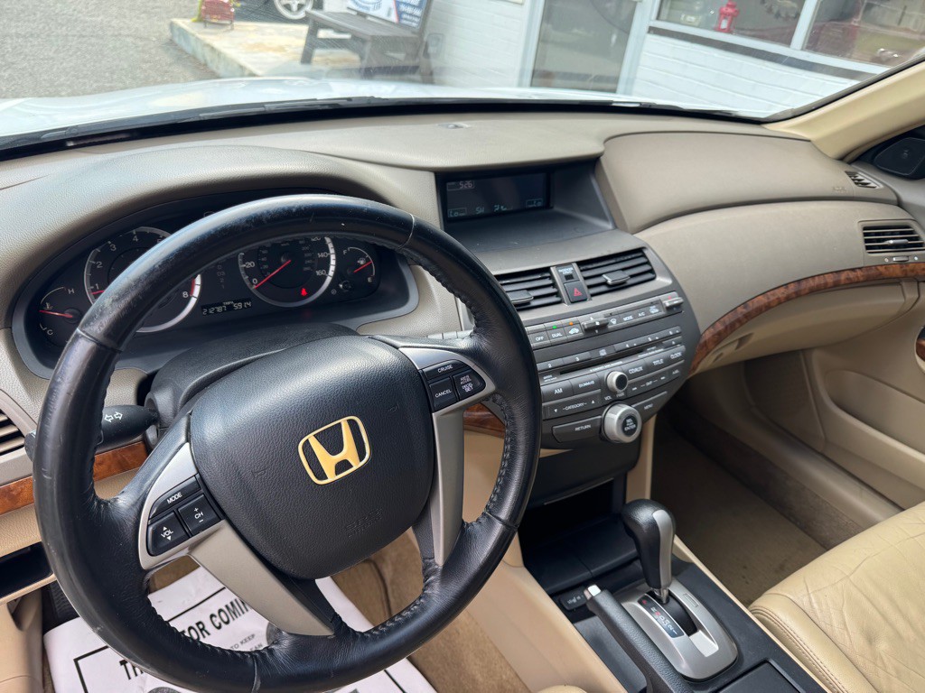 2009 Honda Accord Image 11