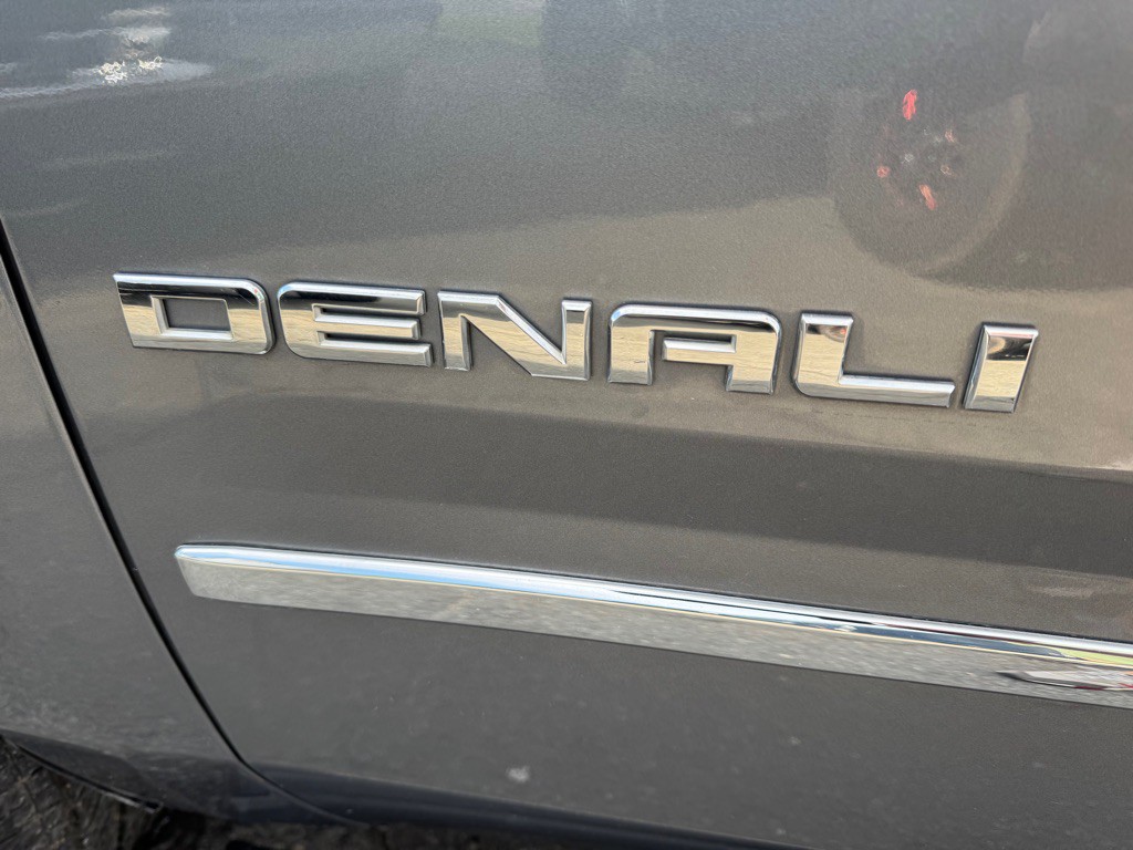 2018 GMC Yukon Image 9