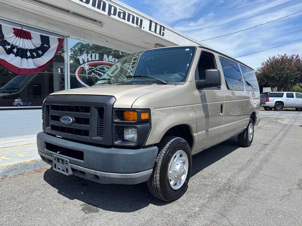 2011 Ford Econoline Image 1