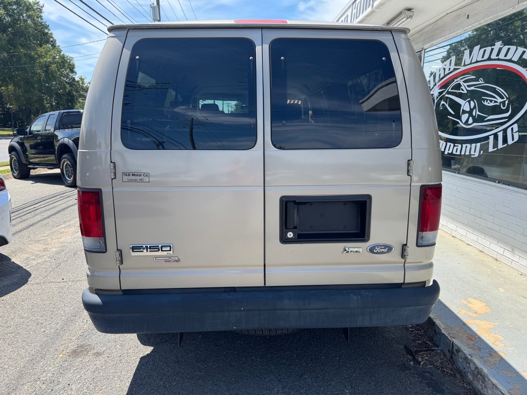 2011 Ford Econoline Image 5