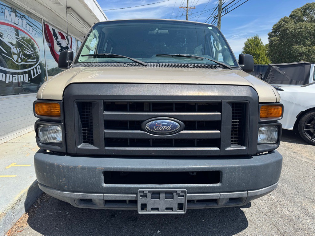 2011 Ford Econoline Image 6