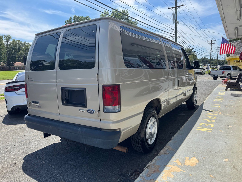 2011 Ford Econoline Image 7