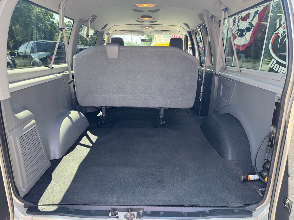 2011 Ford Econoline Image 10