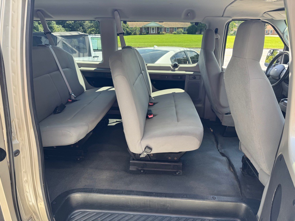 2011 Ford Econoline Image 11