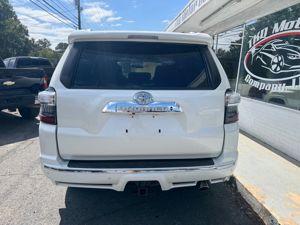 2017 Toyota 4Runner Image 3