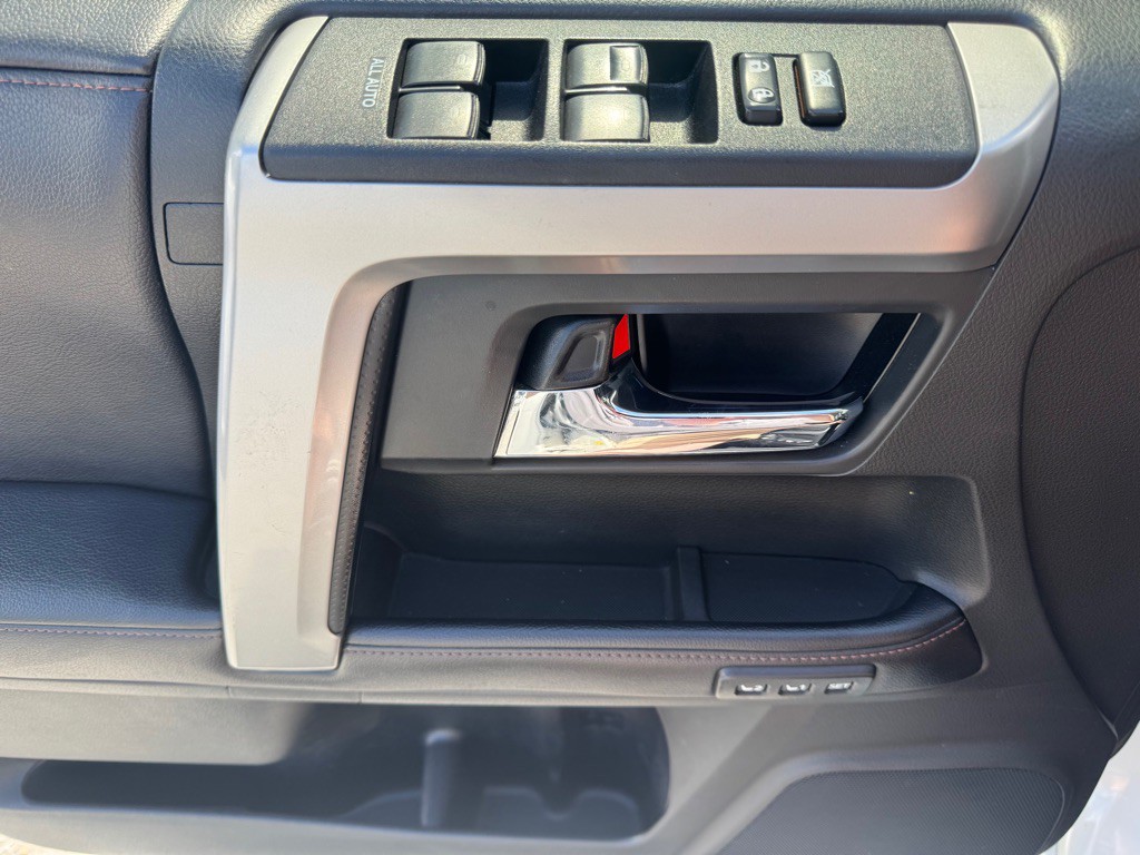2017 Toyota 4Runner Image 17