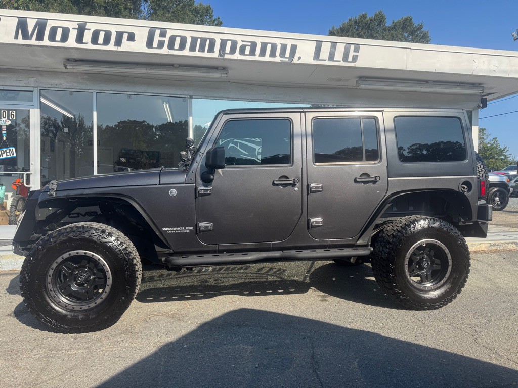 2017 Jeep Wrangler Unlimited Image 2