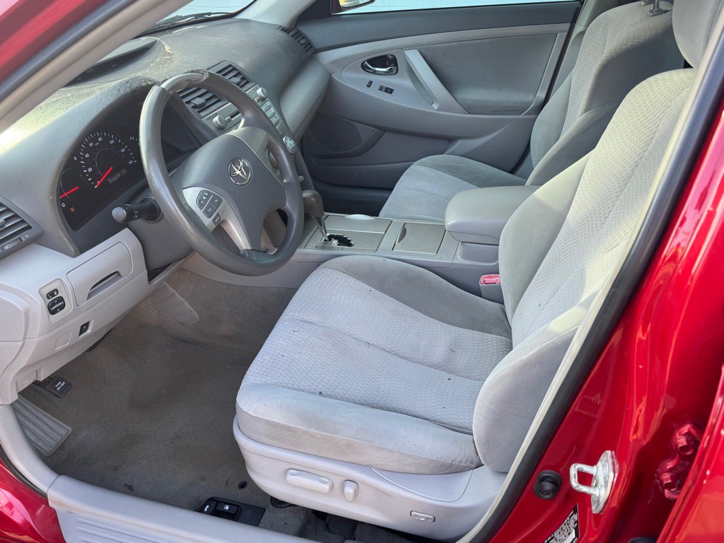 2010 Toyota Camry Image 8