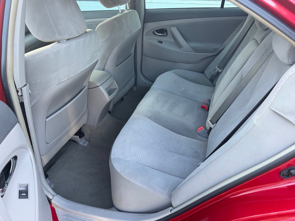 2010 Toyota Camry Image 9