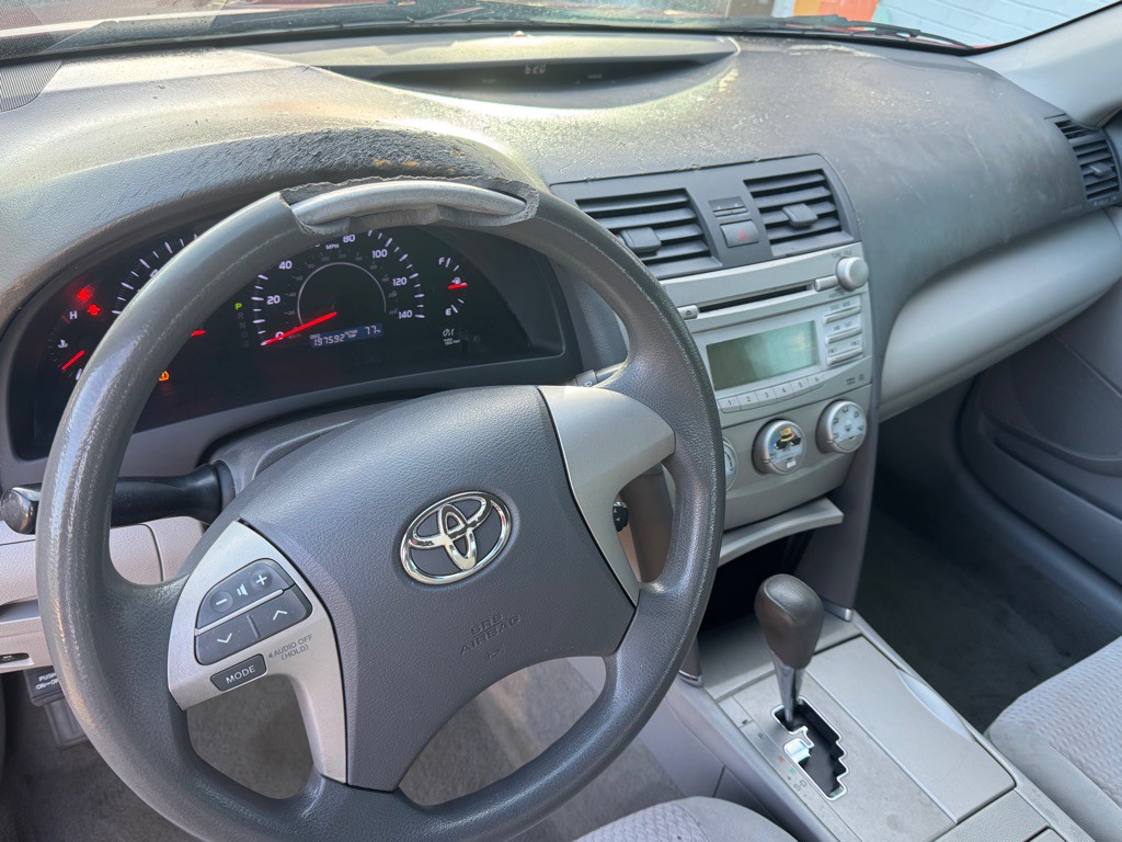 2010 Toyota Camry Image 10