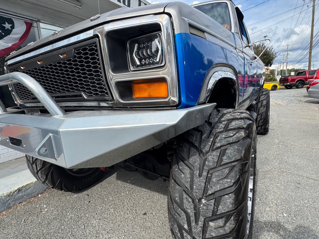 1983 Ford F-250 Image 8