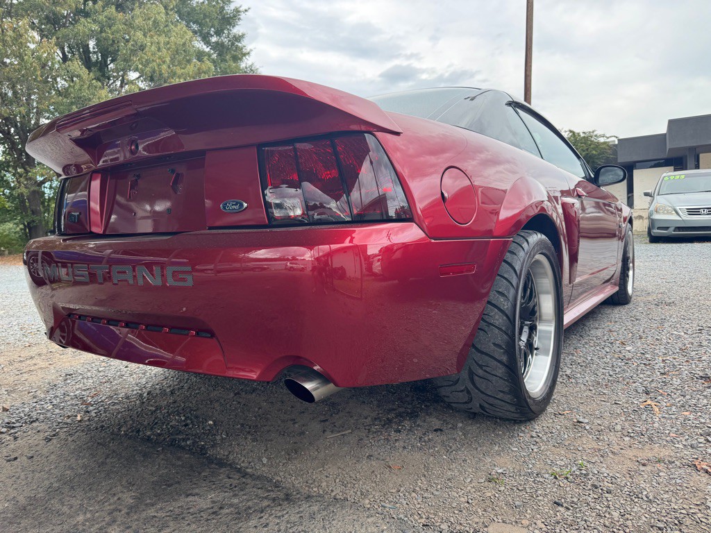 2004 Ford Mustang Image 9