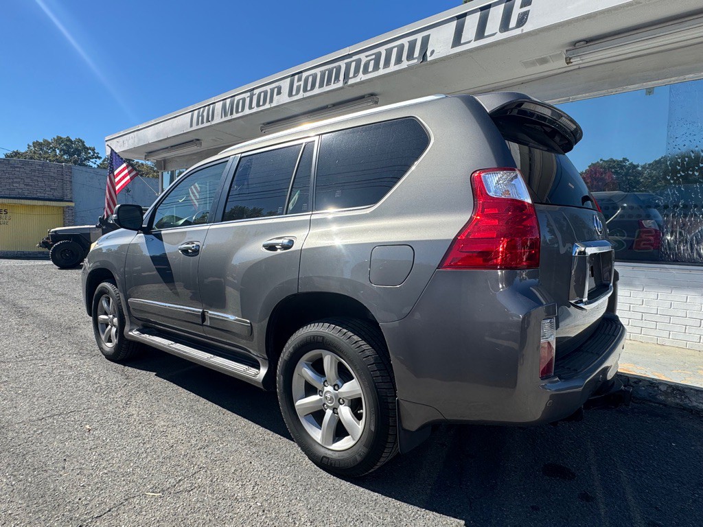 2012 Lexus GX Image 3