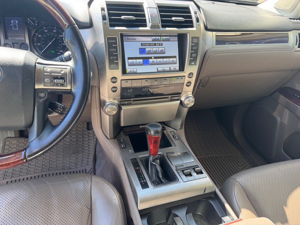 2012 Lexus GX Image 9