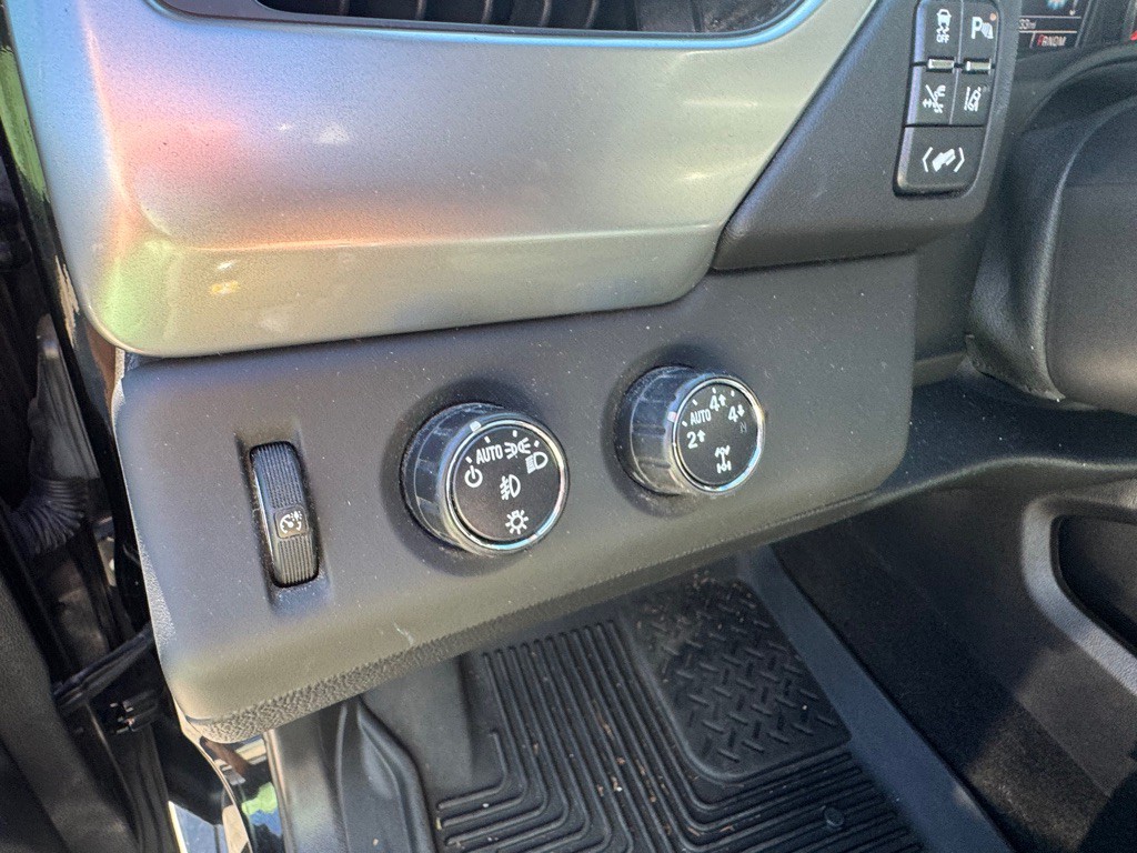 2015 Chevrolet Tahoe Image 14
