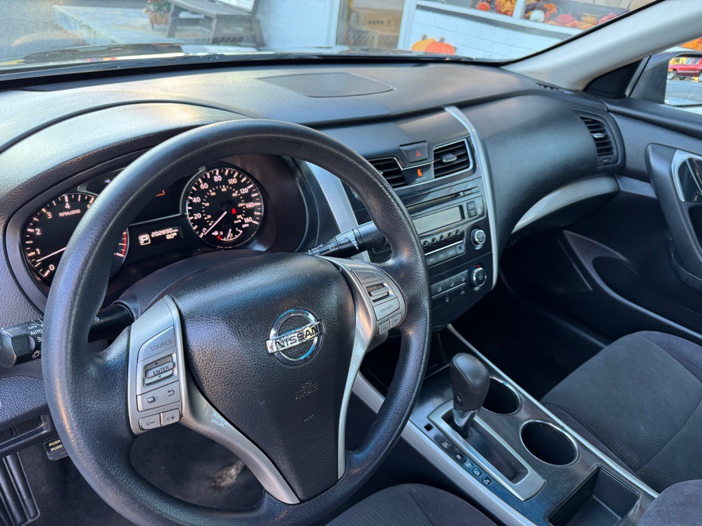 2013 Nissan Altima Image 11