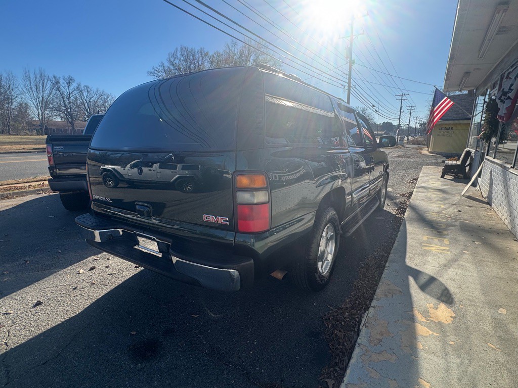 2004 GMC Yukon Image 4