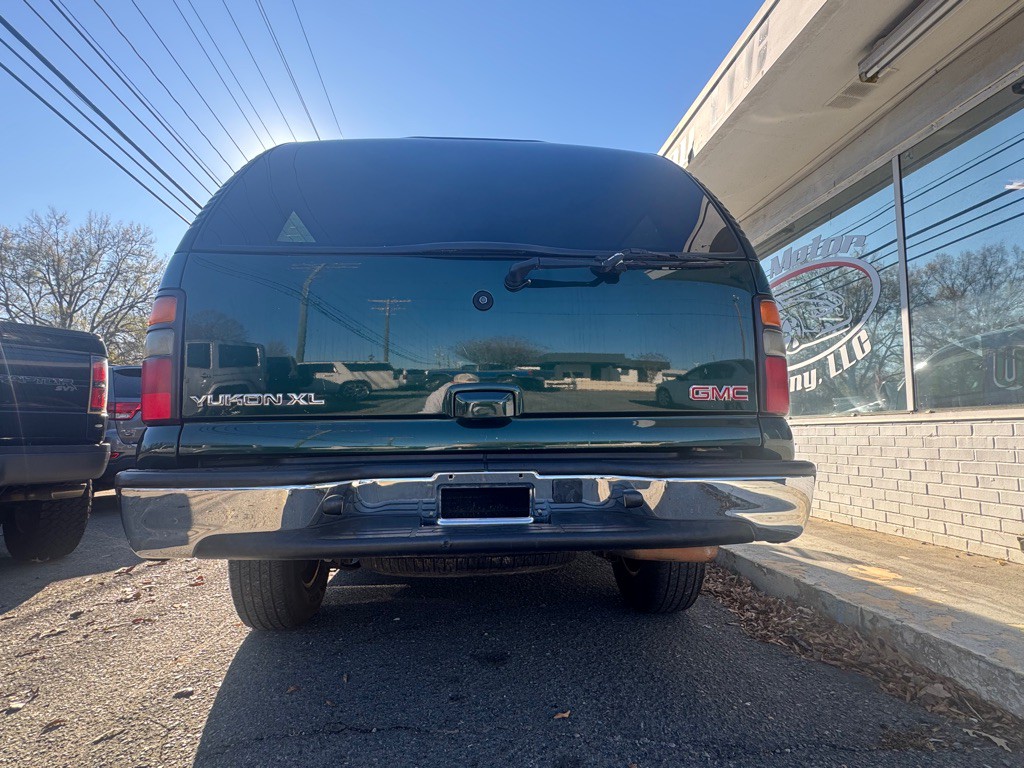 2004 GMC Yukon Image 6