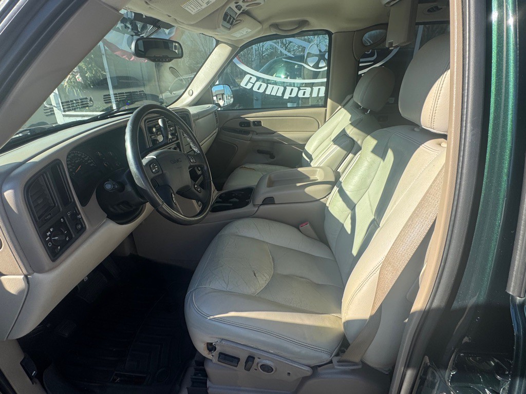 2004 GMC Yukon Image 7