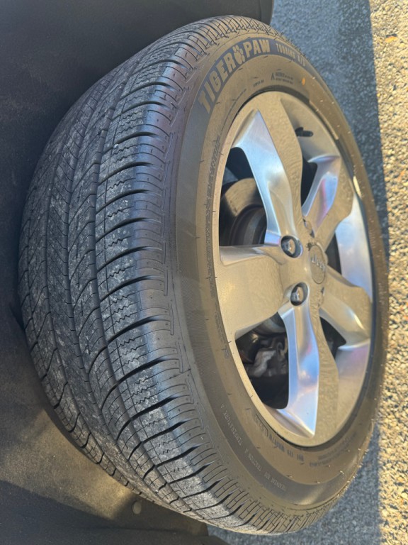 2012 Jeep Grand Cherokee Image 8