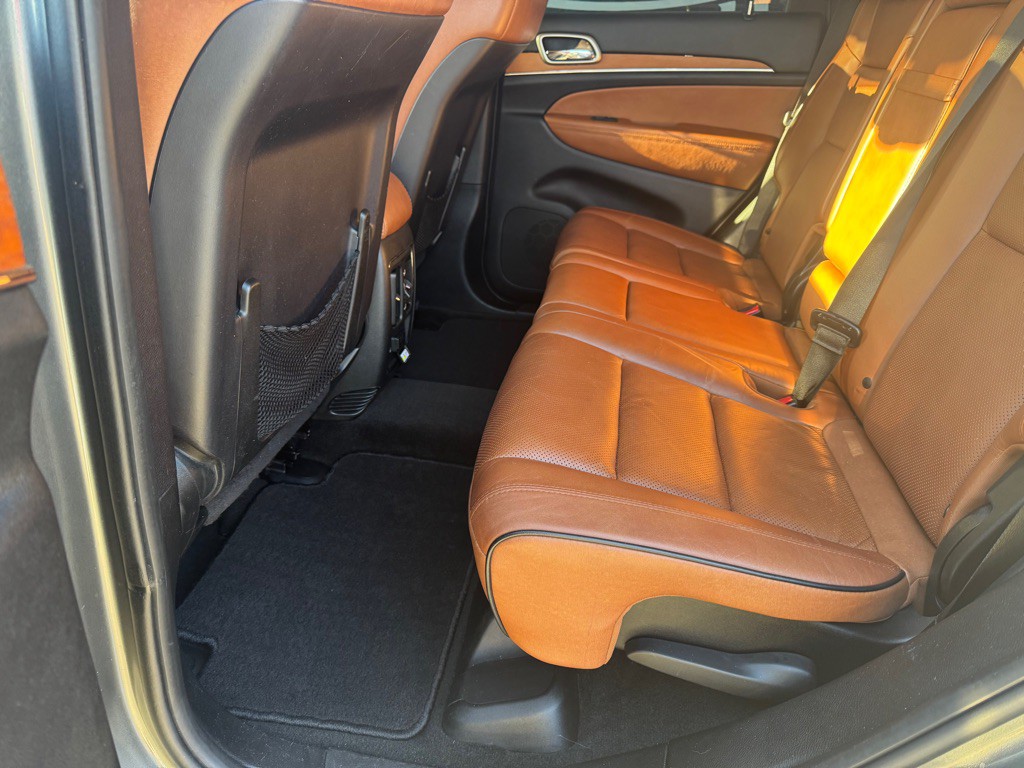 2012 Jeep Grand Cherokee Image 10