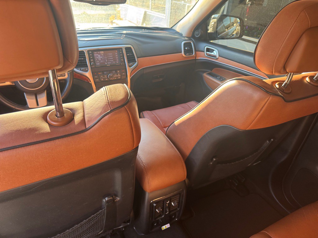 2012 Jeep Grand Cherokee Image 12