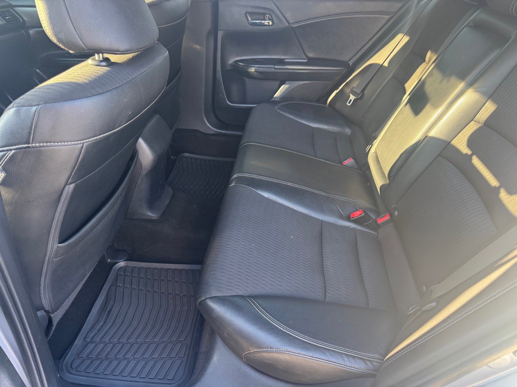 2016 Honda Accord Image 11