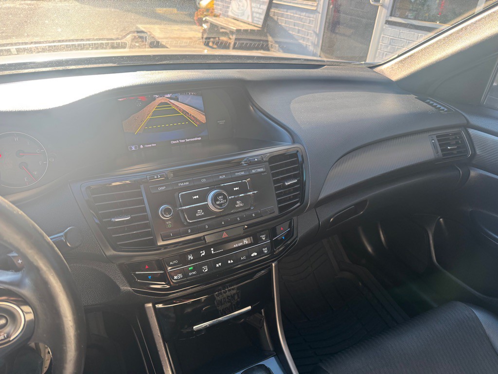 2016 Honda Accord Image 12