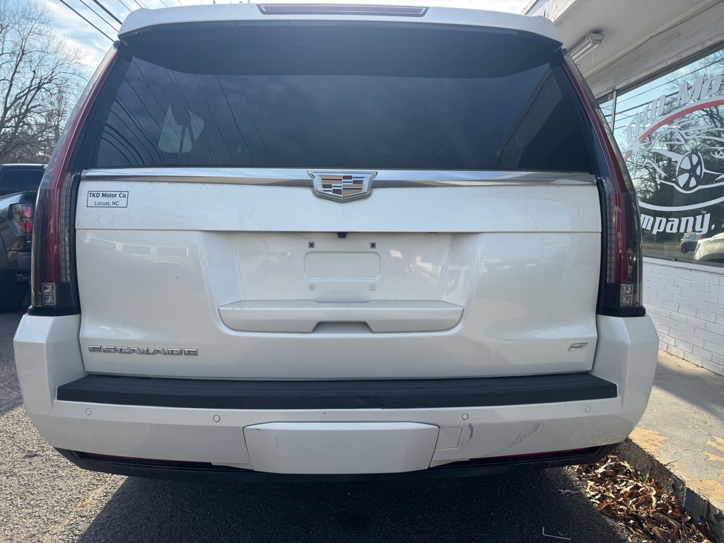 2015 Cadillac Escalade Image 4