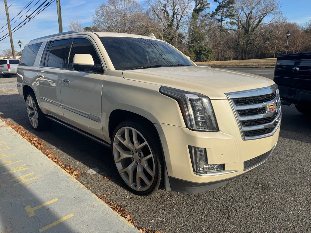 2015 Cadillac Escalade Image 5