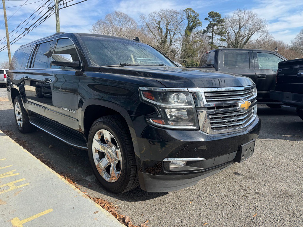 2015 Chevrolet Suburban Image 4