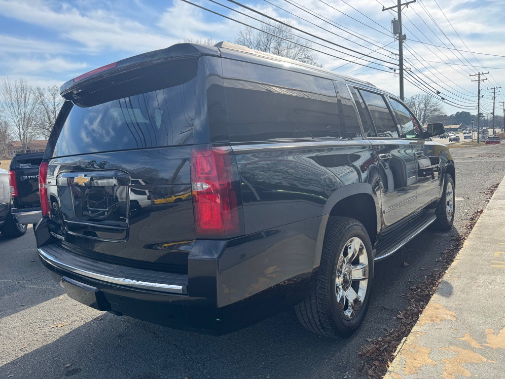 2015 Chevrolet Suburban Image 5
