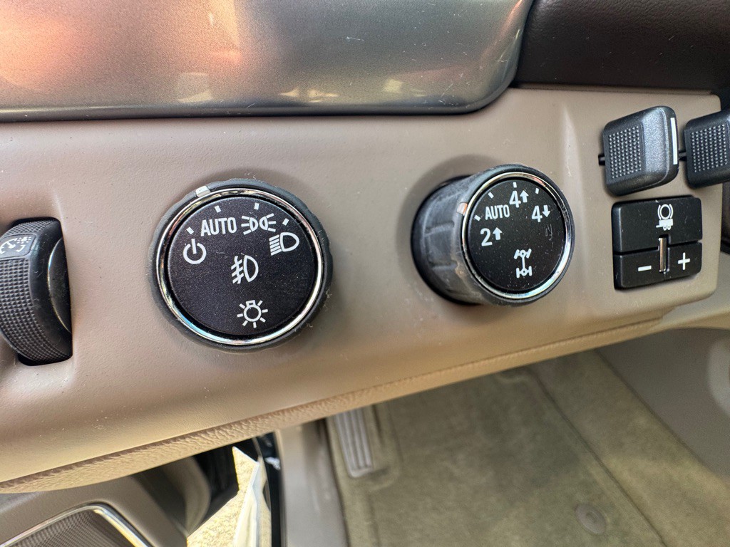 2015 Chevrolet Suburban Image 9