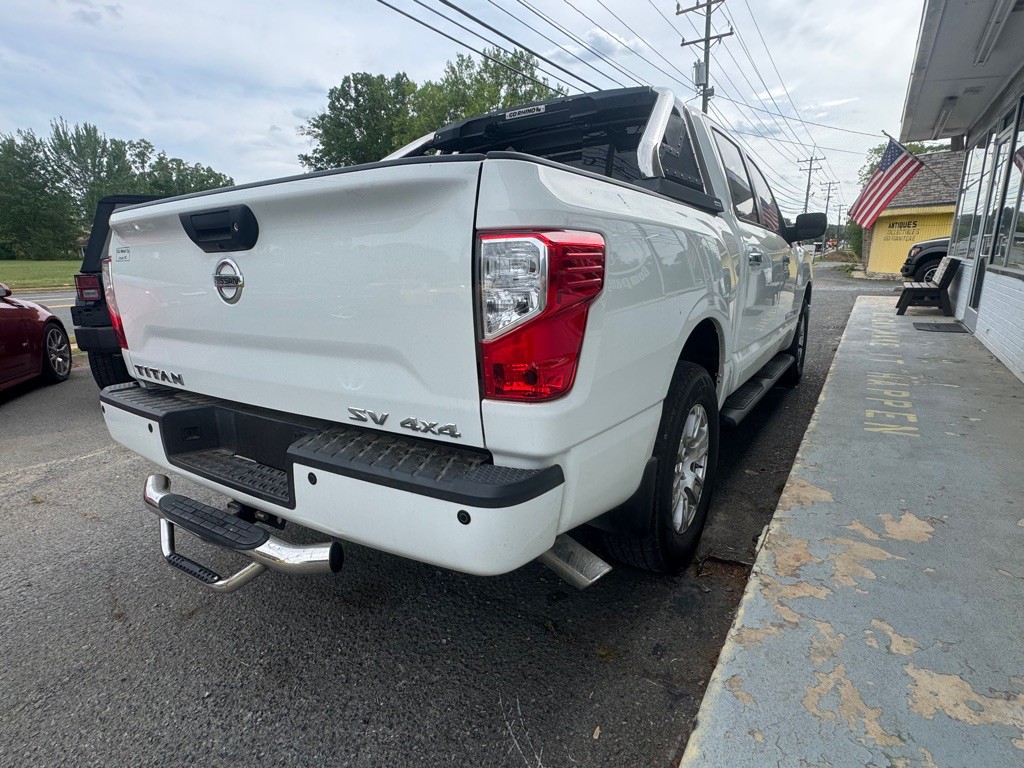 2018 Nissan Titan Image 7