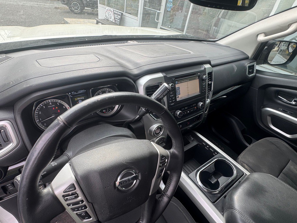 2018 Nissan Titan Image 11