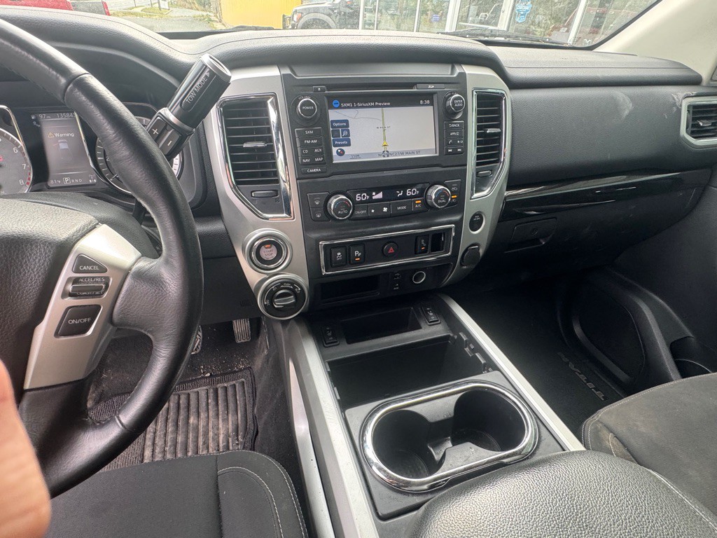 2018 Nissan Titan Image 13