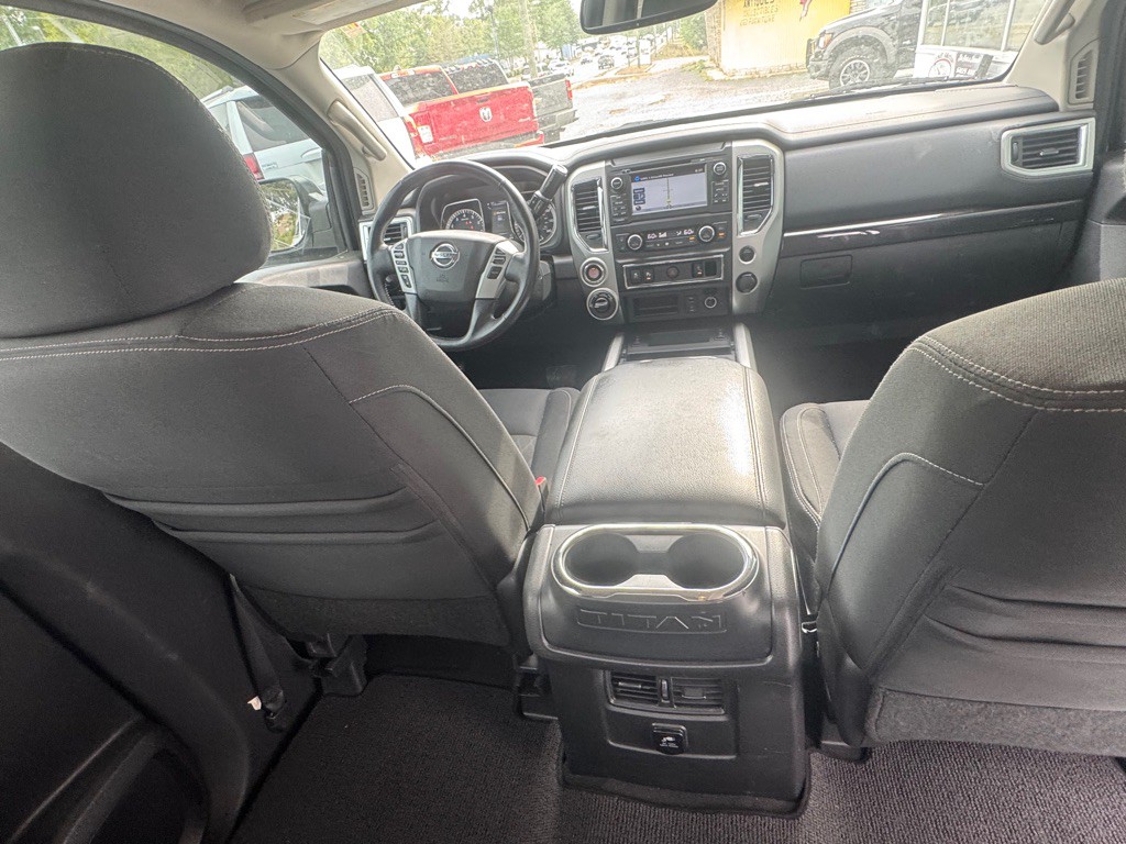 2018 Nissan Titan Image 15