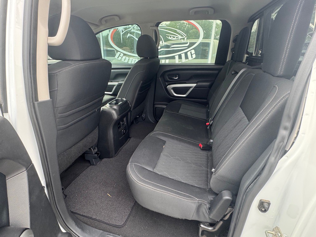 2018 Nissan Titan Image 17