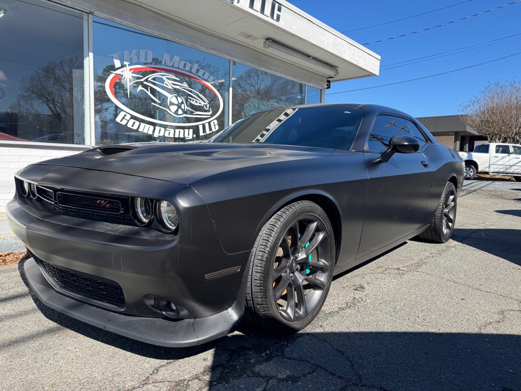 2021 Dodge Challenger Image 1