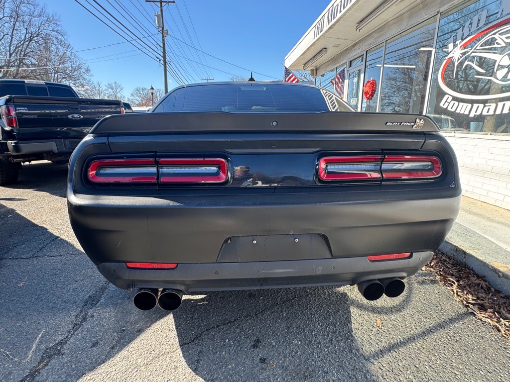 2021 Dodge Challenger Image 6