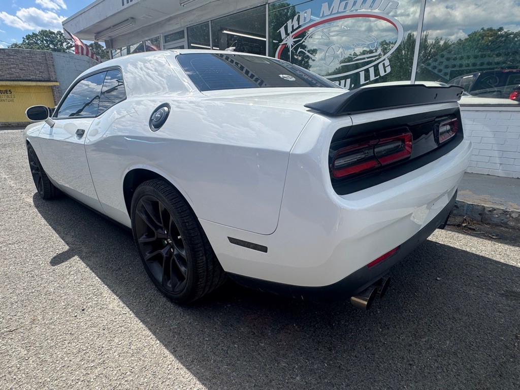 2021 Dodge Challenger Image 6